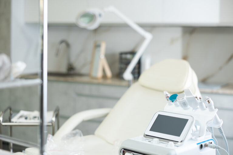 AdobeStock_1355372104-Mobile